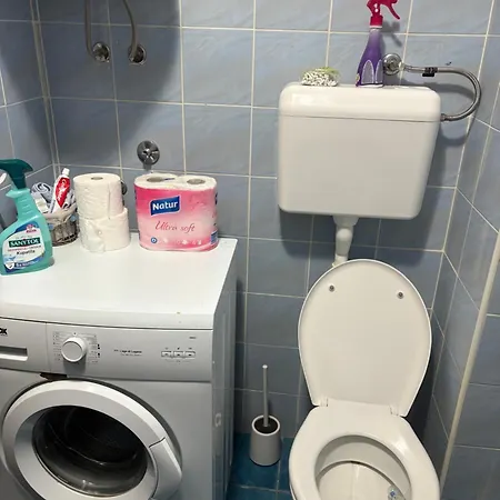 Stan Blizu Izlaza Na Autoput Mali Mokri Lug