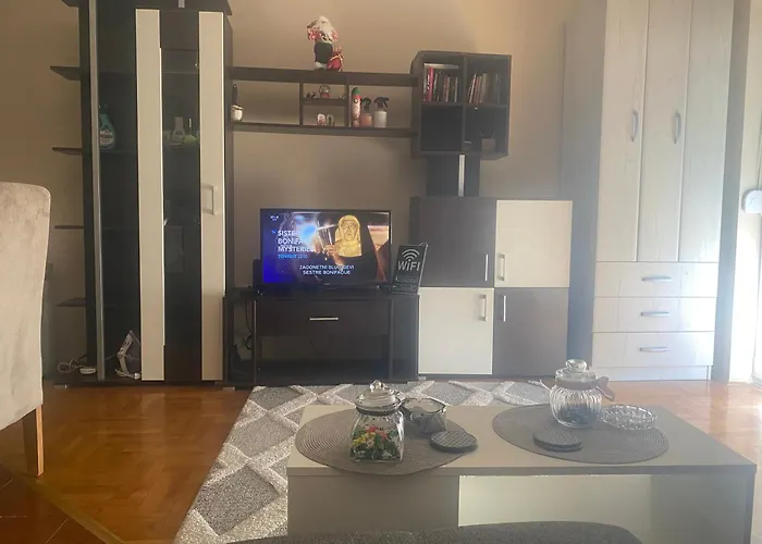 Apartmán Stan Blizu Izlaza Na Autoput Mali Mokri Lug